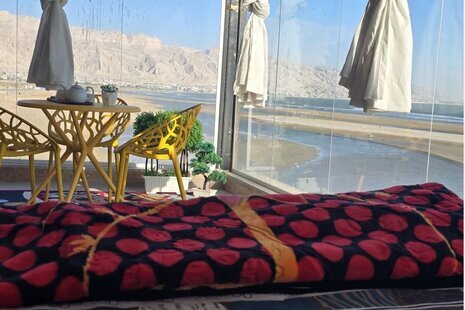 سوئیت 2 ساحلی در مجتمع اقامتی محمدزاده کنگان