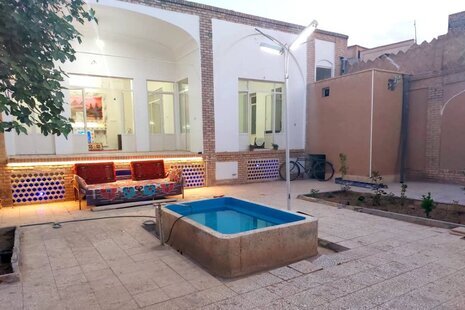 خانه سنتی ویلایی در کاشان