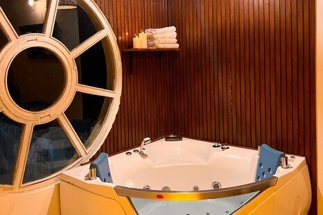 ویلا دوخواب مبله جکوزی دار در شهریار