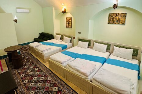 اتاق پسته ای 104 در اقامتگاه بومگردی یزد