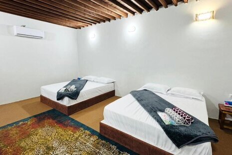 واحد 25 متری اتاق شقایق در بومگردی قشم