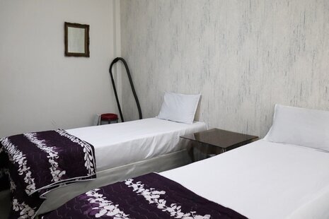 آپارتمان مبله دو خواب همکف پارسیا در مشهد