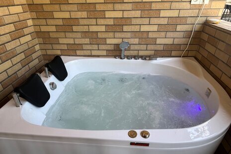 کلبه سوئیسی جکوزی دار بهشت پدری (2)