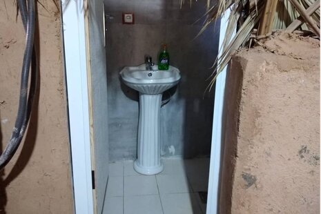 واحد مداد رنگی در اقامتگاه بومگردی هرمز