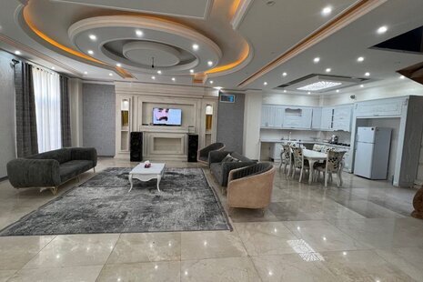 کاخ ویلا دوبلکس استخردار لوکس 4 خواب آبشار در چهارباغ