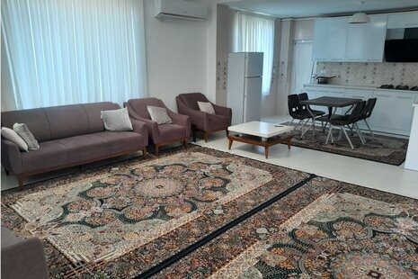 واحد دوخواب با زمین بازی در طبقه همکف ویلا در فومن