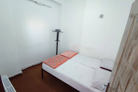 واحد دو خواب آنا در قم (203)