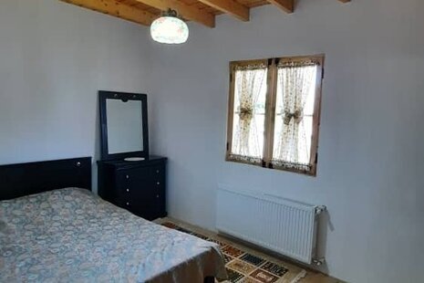 واحد تکخواب نازخاتون در اقامتگاه بومگردی خمام