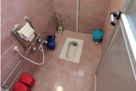 واحد تکخواب مبله در طبقه همکف ویلا جنگلی رحیم آباد