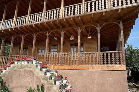 اتاق وارش طبقه اول در بوم گردی رشت