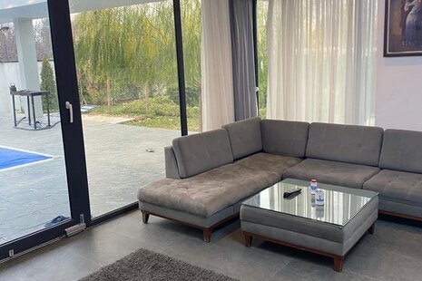 ویلا دوبلکس استخردار دوخواب مبله در چهارباغ