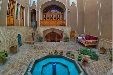 اتاق 2 تخته کرشمه در اقامتگاه بومگردی در کاشان