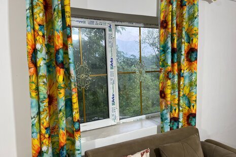 واحد تکخواب مبله در طبقه ی همکف ویلا سواد کوه