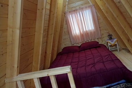 کلبه چوبی تک خواب یاس و رز در تنکابن