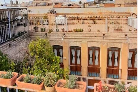 اتاق 8 در اقامتگاه بومگردی شیراز