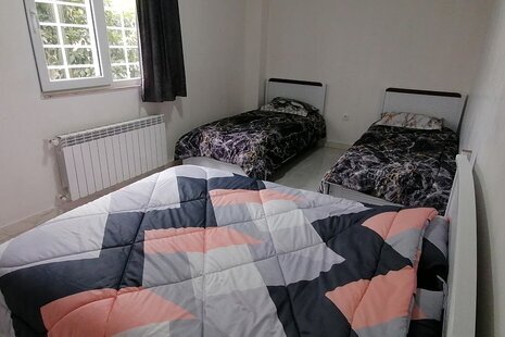 واحد مبله دوخواب عمارت روزبه طبقه همکف در کیاشهر