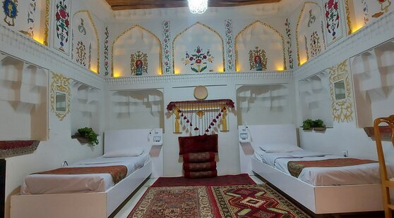 اتاق 4 تخت شاه نشین اقامتگاه بوم گردی در اصفهان