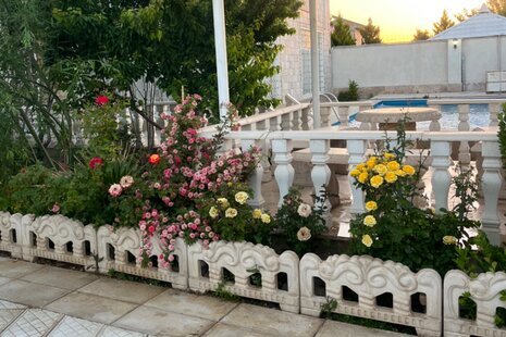 ویلا دوخواب استخردار چهارفصل عسل در ساوجبلاغ