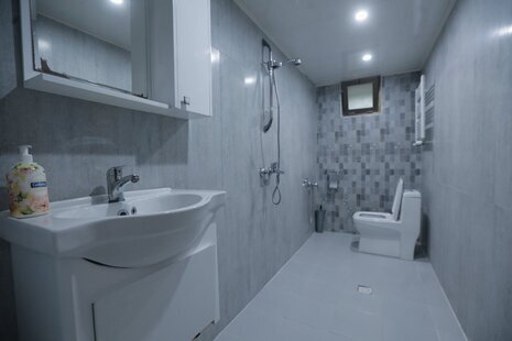 واحد دو خواب (2) طبقه همکف ویلا در قائم شهر