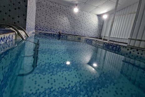 سوئیت استخردار 1 در طبقه اول ویلا در خرم آباد