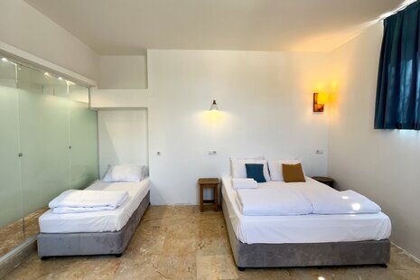 اتاق سه نفره در هاستل اصفهان