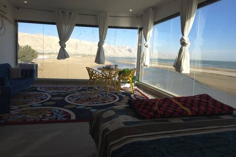 سوئیت 2 ساحلی در مجتمع اقامتی محمدزاده کنگان