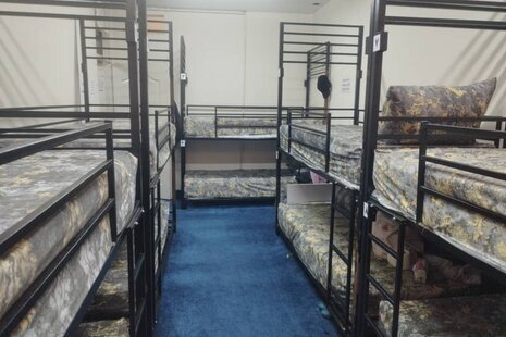 اتاق اشتراکی ده تخت آقایان در سبلان شمالی