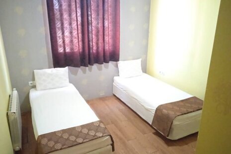 آپارتمان دو خواب هوشنگ ابتهاج در مشهد