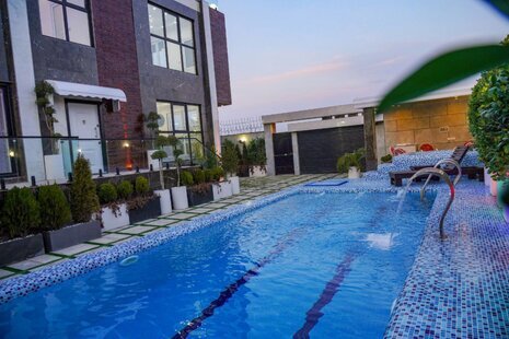 ویلای تریپلکس استخردار سه خواب سیترین در محمودآباد