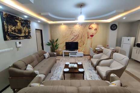 آپارتمان مبله دوخواب طبقه سوم در باغ فیض