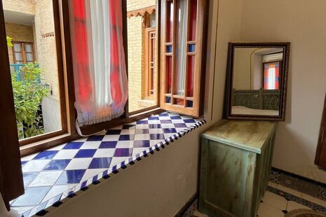 اتاق 12 متری در عمارت بومگردی شیراز