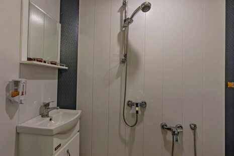 اتاق دو تخت توئین معمولی در هتل آپارتمان اصفهان