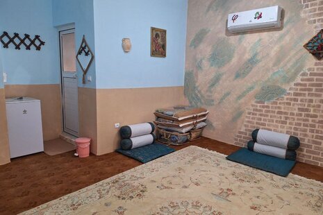 اتاق رایکا در اقامتگاه بومگردی فومن