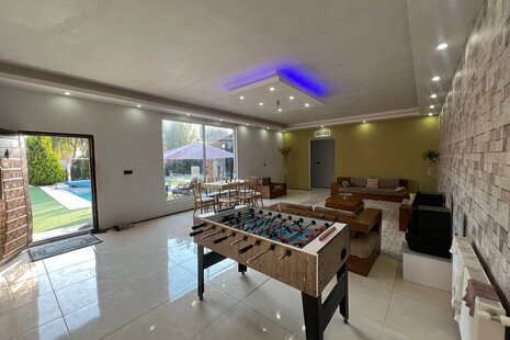 ویلا استخردار سه خواب با زمین فوتبال در تهراندشت