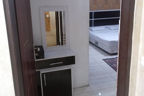 واحد پنج تخت در هتل آپارتمان در مشهد