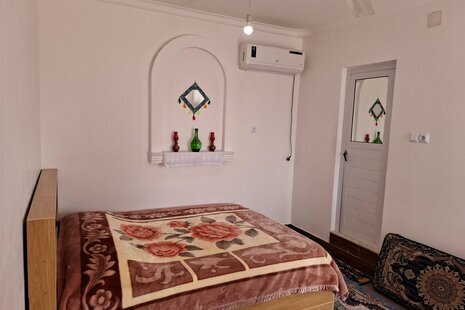 اتاق سه نفره ساحلی (9) در اقامتگاه بومگردی بوشهر