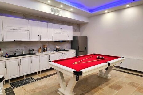 ویلا استخردار سه خواب مبله کُر در چهارباغ