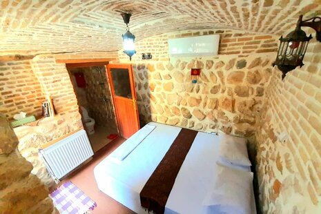 اتاق 1 در اقامتگاه بومگردی شیراز