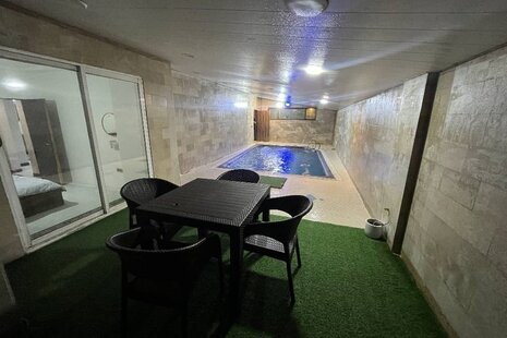 واحد استخردار مبله دوخواب در طبقه اول ویلا در چالوس