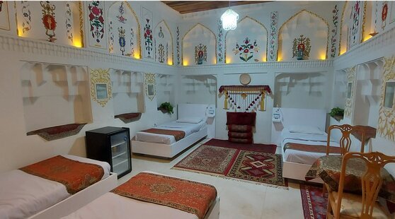 اتاق 4 تخت شاه نشین اقامتگاه بوم گردی در اصفهان
