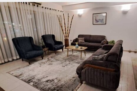 آپارتمان تکخواب مبله ساحلی در کیش