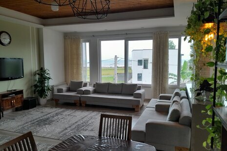 واحد 2 خواب تی ته در طبقه اول ویلا چالوس