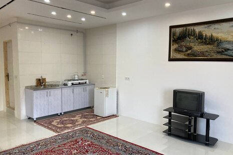 واحد تکخواب مبله  طبقه همکف ویلا در علی آباد