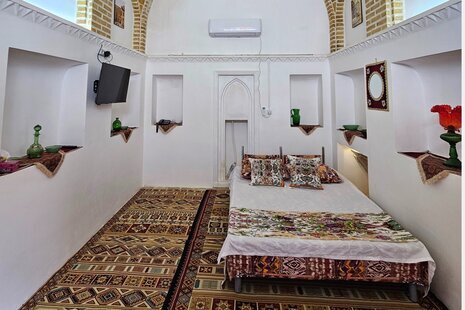 اتاق افسانه عشق اقامتگاه بومگردی در ساوه