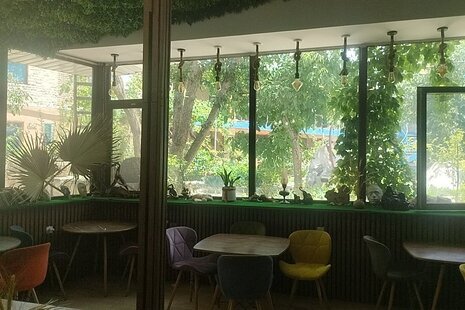 اتاق آرتمیس در اقامتگاه بومگردی همدان