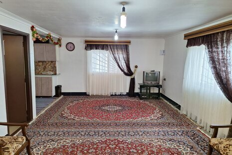 واحد تکخواب در طبقه اول ویلای بابل