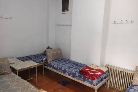 اتاق چهار تخت در مهمانپذیر ناصرخسرو