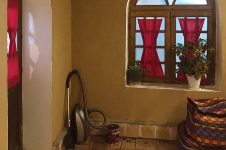 اتاق اشرف الملوک در اقامتگاه بومگردی دهاقان