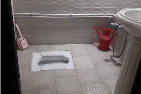 واحد تکخواب مبله در طبقه همکف ویلا زیر آب