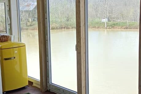 سوئیت ویلا چوبی (آب) در رشت